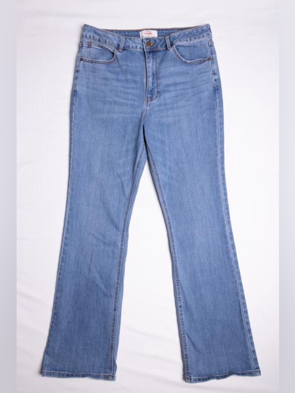 Wrangler High Rise Flare Jeans Medium Wash Item 1802564 Women 14/34